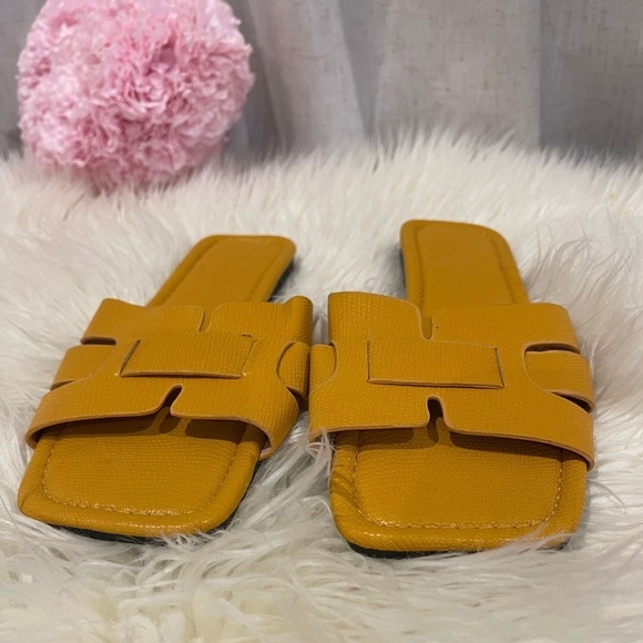 Sandals Size 7 - Picture 3 of 7